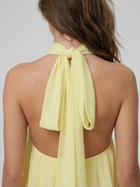 Robe courte Soléa à col halter et volants étagés