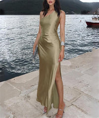 Robe de demoiselle d'honneur asymétrique en satin
