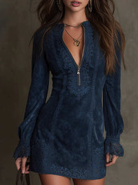 Robe mini en daim bleu et dentelle