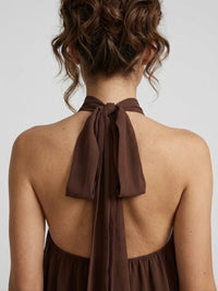 Robe courte Soléa à col halter et volants étagés