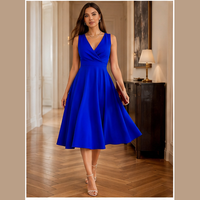 Robe midi évasée à col en V