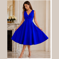 Robe midi évasée à col en V