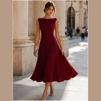 Robe midi à encolure froncée