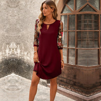 Robe courte à manches transparentes et imprimé floral