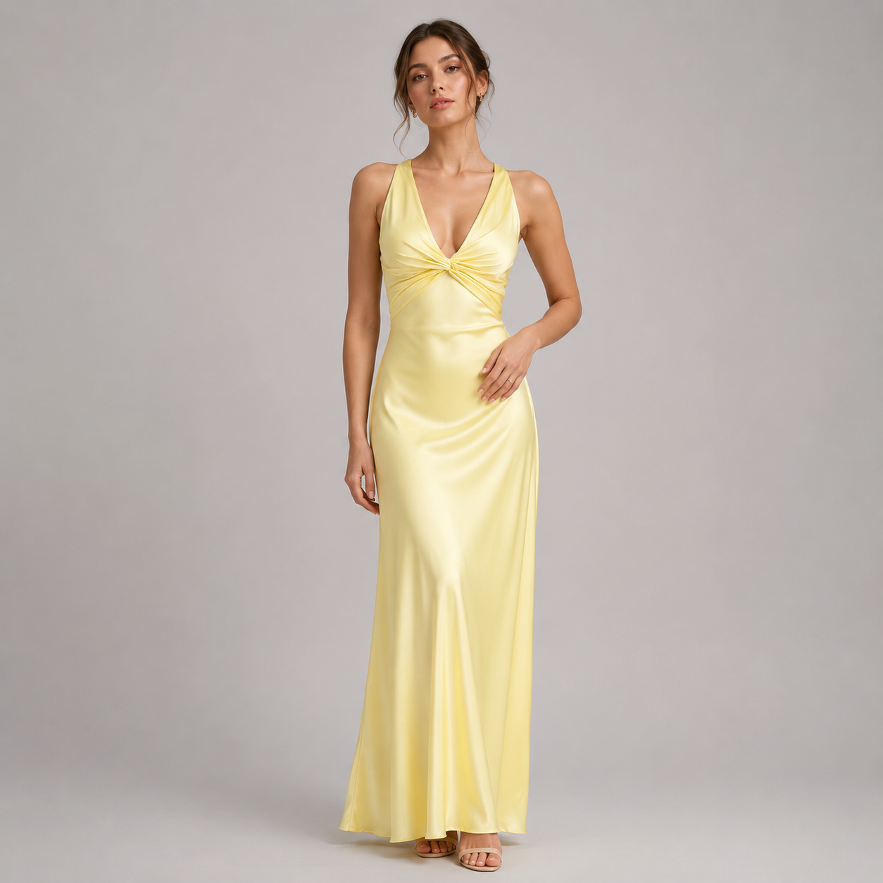 Robe longue en satin dos nu