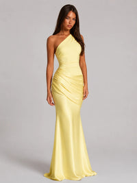 Robe longue en satin à col carré