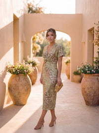 Robe midi à col en V et nœud torsadé