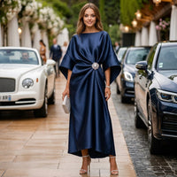 Robe midi Montarello en satin à manches chauve-souris