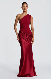 Robe longue en satin à col carré