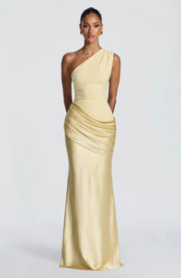 Robe longue en satin à col carré