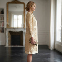 Ensemble robe en dentelle et gilet