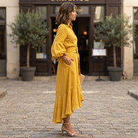 Robe midi évasée à col en V et ceinture
