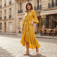Robe midi évasée à col en V et ceinture