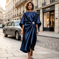 Robe midi Montarello en satin à manches chauve-souris
