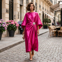 Robe midi Montarello en satin à manches chauve-souris