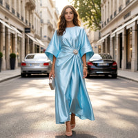 Robe midi Montarello en satin à manches chauve-souris
