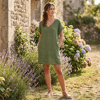 Mini-robe à col en V et manches à volants