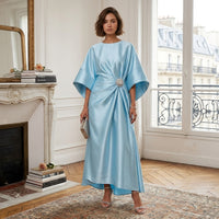 Robe midi Montarello en satin à manches chauve-souris