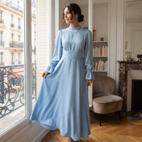Robe longue en satin à manches bouffantes