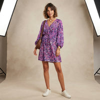 Mini-robe bohème à manches bouffantes