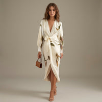 Robe midi portefeuille en satin à motif floral