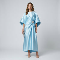 Robe midi Montarello en satin à manches chauve-souris