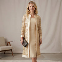 Ensemble robe en dentelle et gilet