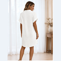 Robe chemise d'été boutonnée sur le devant