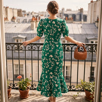 Robe midi fleurie à décolleté plongeant en V