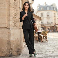 Ensemble tailleur pantalon large avec ceinture