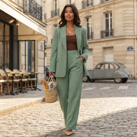 Costume bleu marine à jambes larges
