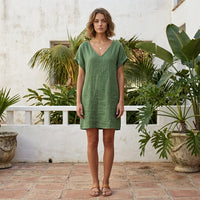 Mini-robe à col en V et manches à volants