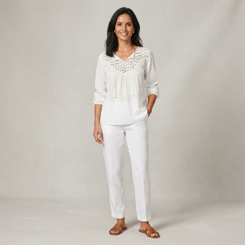 Blouse en crêpe à col en V et broderies