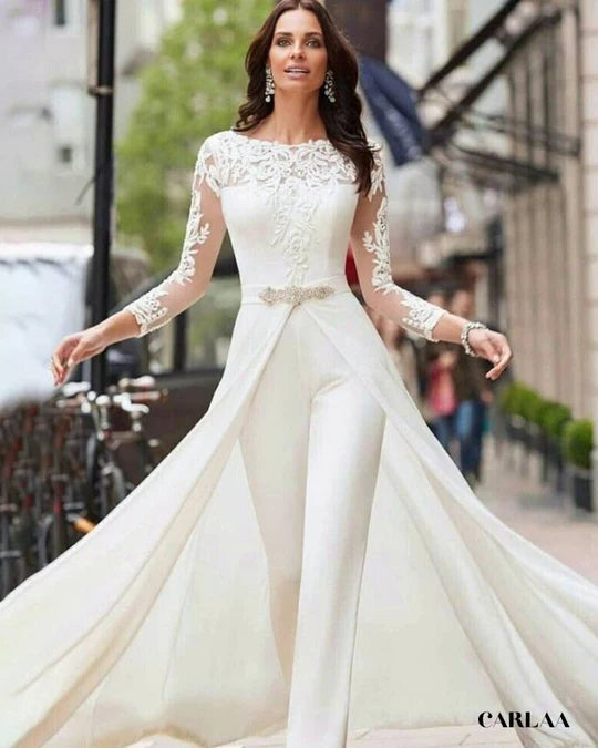 Combinaison de mariée avec traîne