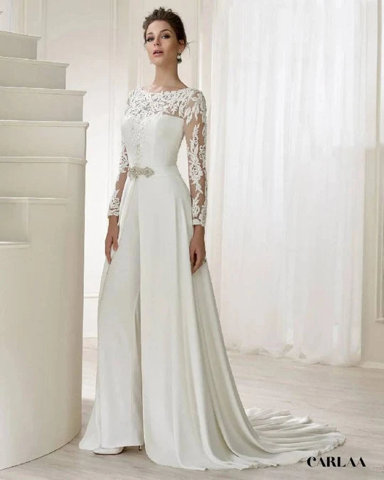 Combinaison de mariée avec traîne