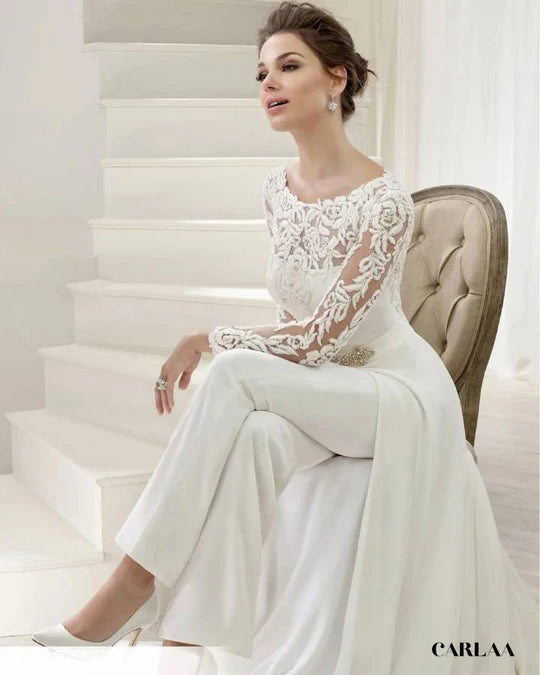Combinaison de mariée avec traîne