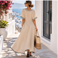 Robe longue Valencia à finitions contrastées