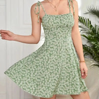 Robe midi d'été à bretelles fleuries