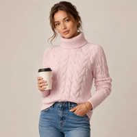 Pull à col roulé en maille torsadée