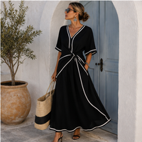 Robe longue Valencia à finitions contrastées