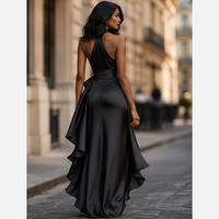 Robe mini à volants décolletée