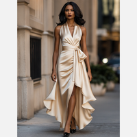 Robe mini à volants décolletée