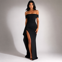 Robe longue fendue à épaules dénudées
